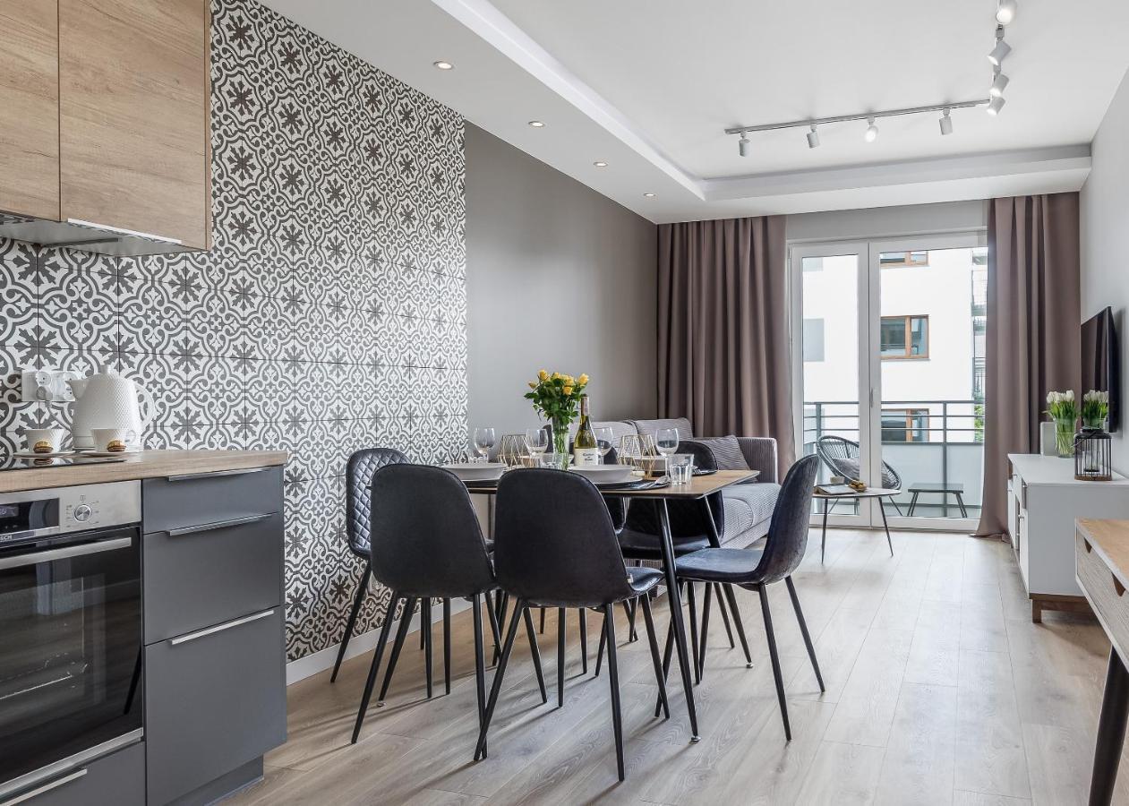 Premium Apartments New Town Private Parking Included 什切青 外观 照片