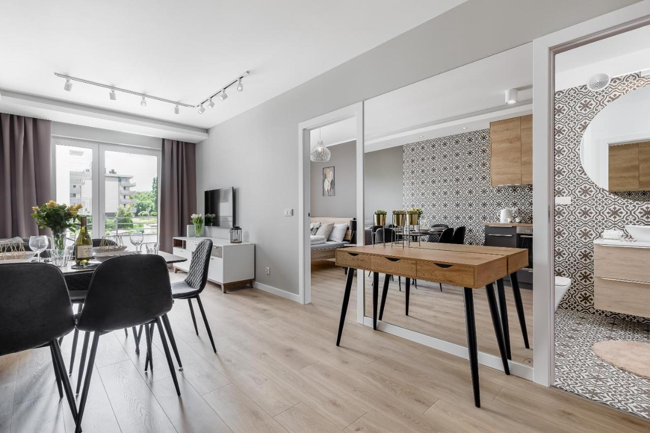 Premium Apartments New Town Private Parking Included 什切青 外观 照片